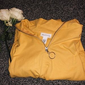 Yellow cropped collared sweatshirt